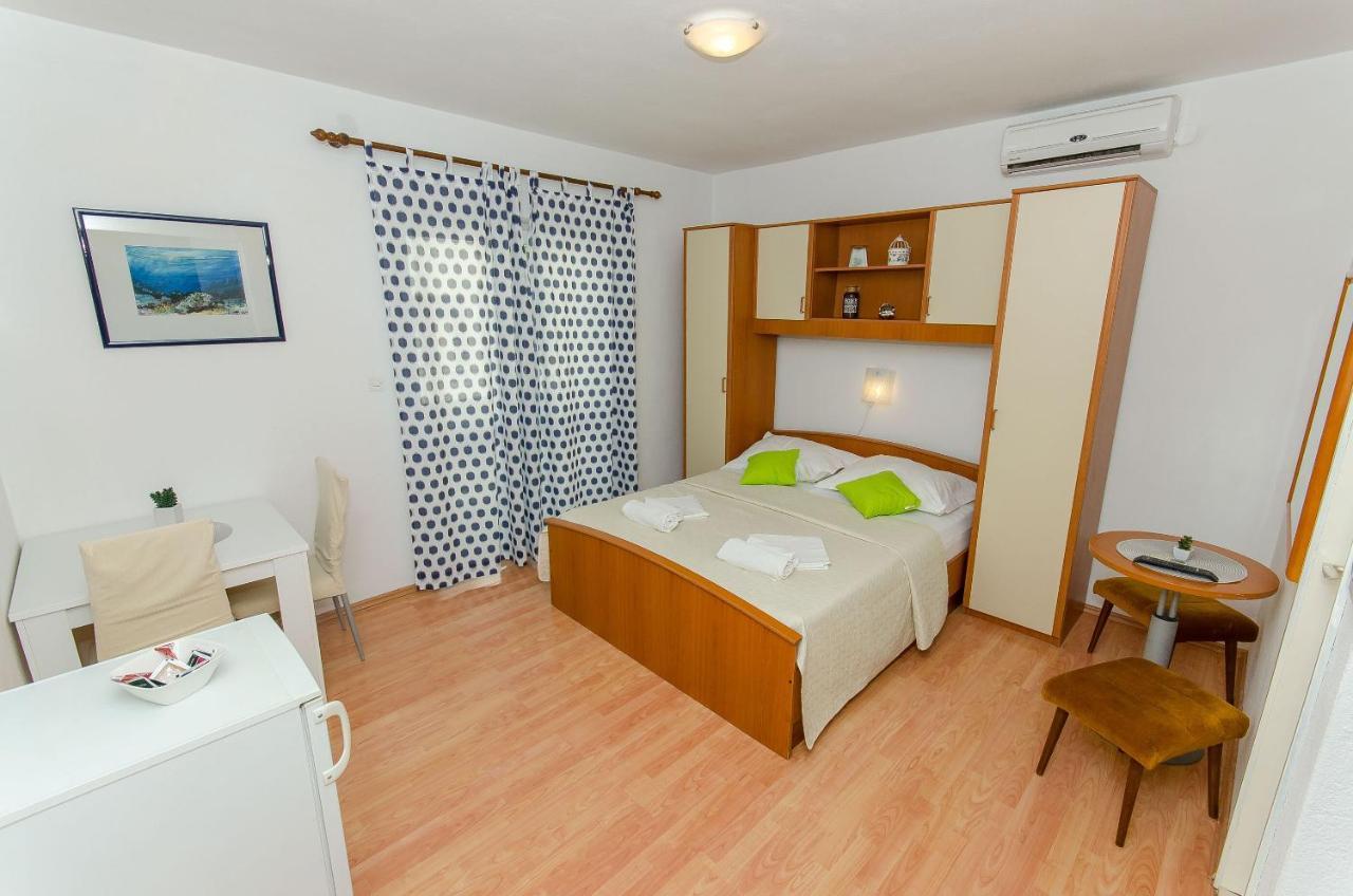 Apartments Katica Makarska Esterno foto