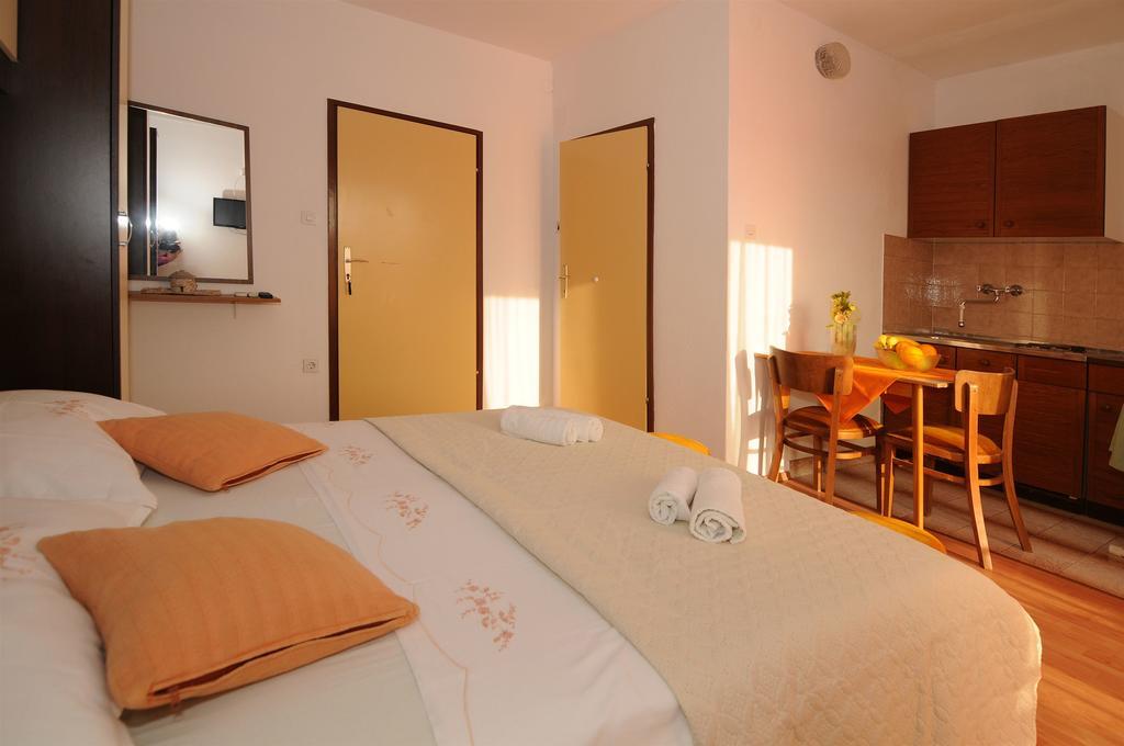 Apartments Katica Makarska Esterno foto